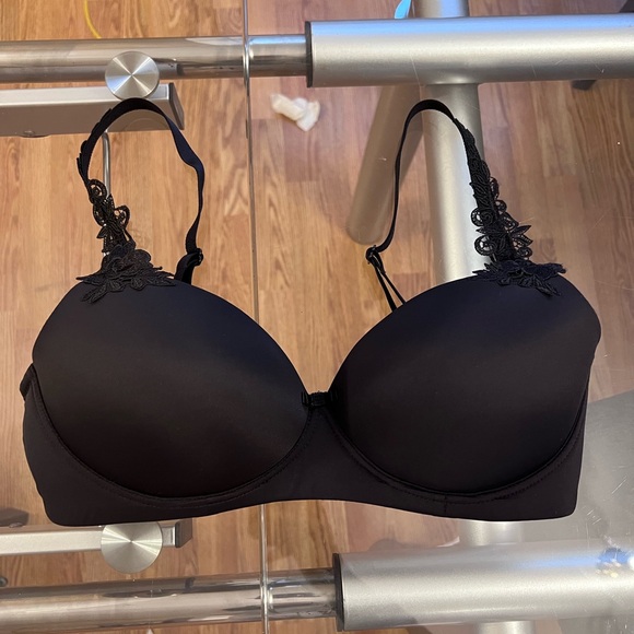 2 Wonderbra bras - Picture 4 of 6